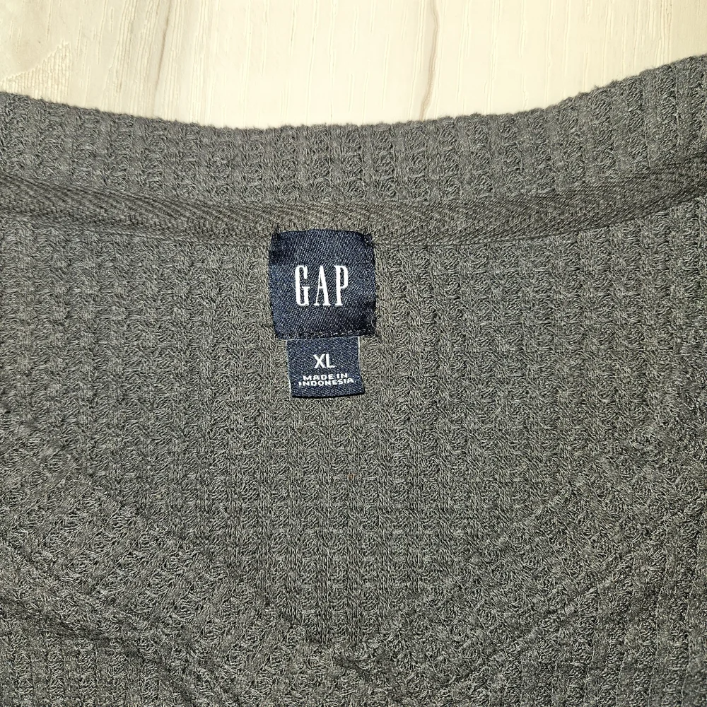 GAP Waffle Knit V-Neck Top WomenXL Charcoal Grey Thermal Long Sleeve Soft Lounge - Picture 5 of 8